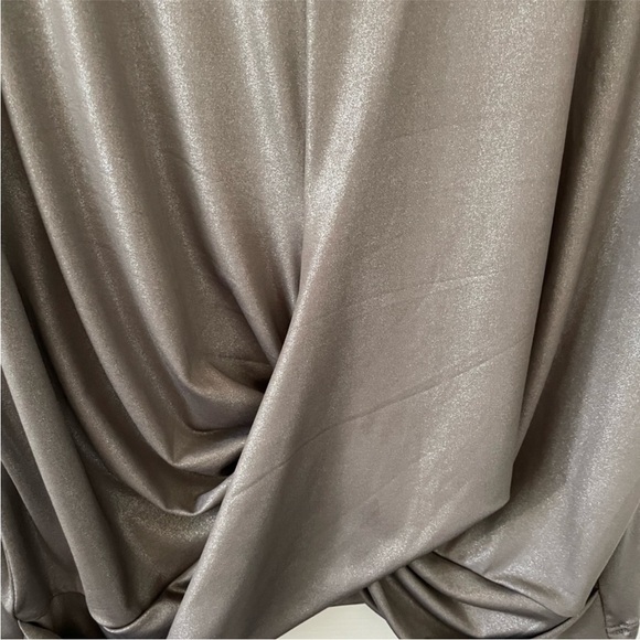 June & Hudson Metallic Top, Size L - Picture 2 of 6
